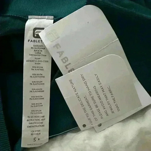 Fabletics NWT Seamless High-Waisted Mesh Leggings Teal Fjord Athletic Pants S - Picture 9 of 10